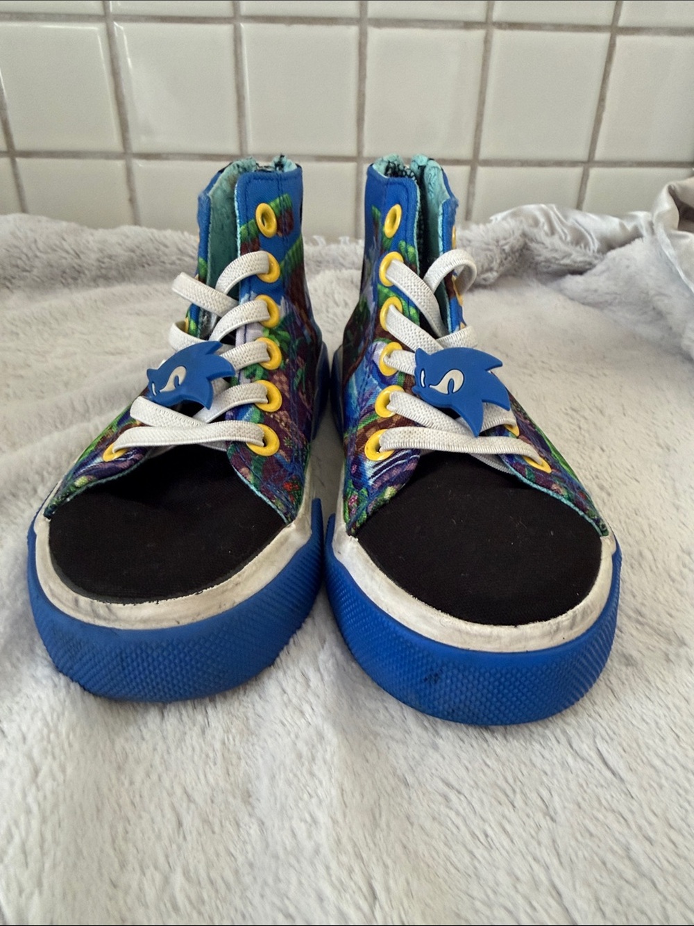 Kids Blue Multi-Pattern High-Top Sneakers with Sonic Charm